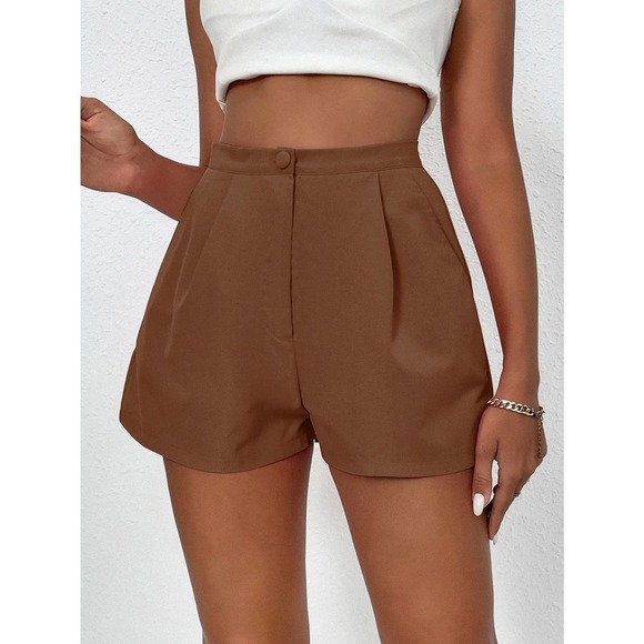 Plicated Detail Wide Leg Shorts with pockets - Picture 10 of 11